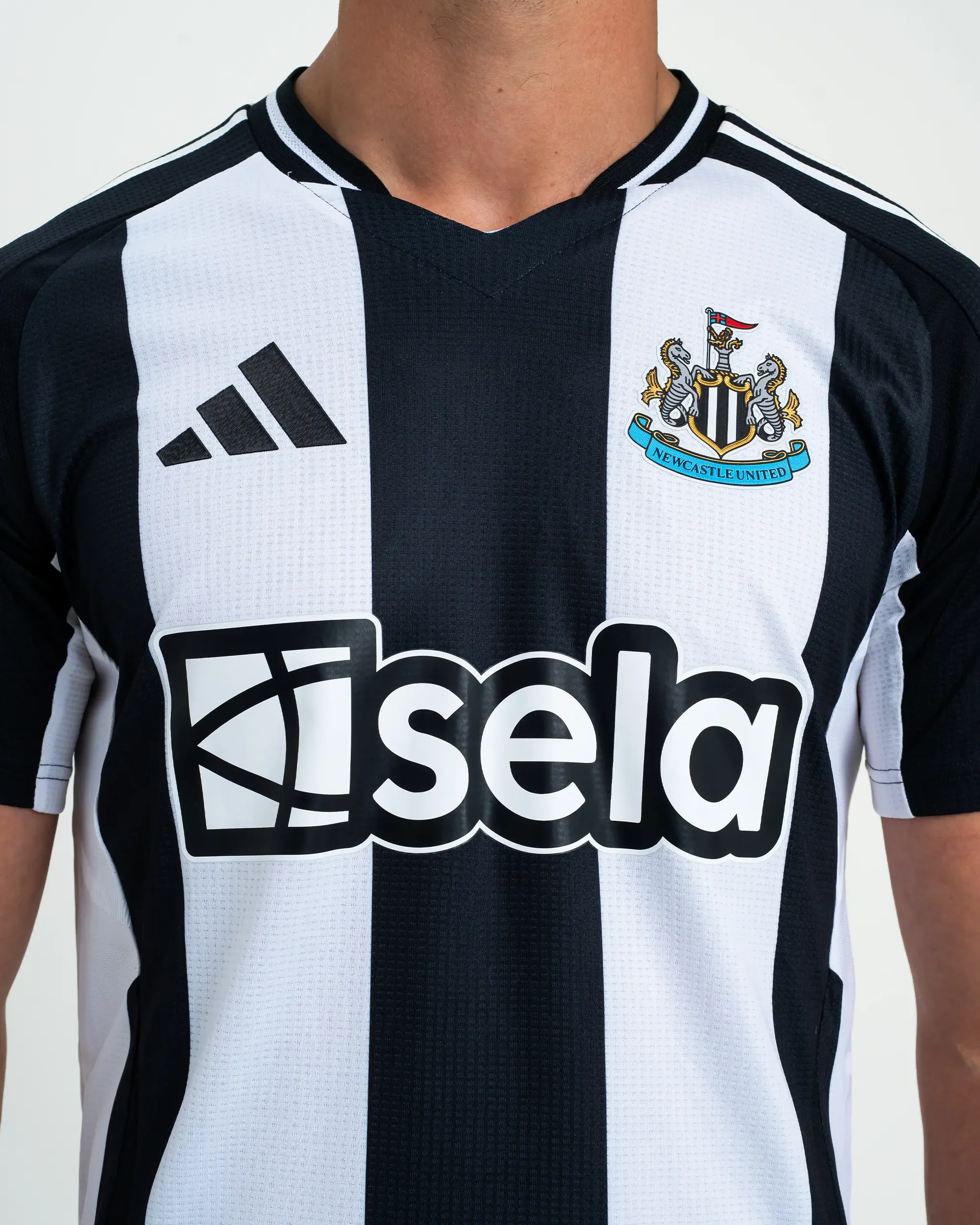 Newcastle 24/25 home kit